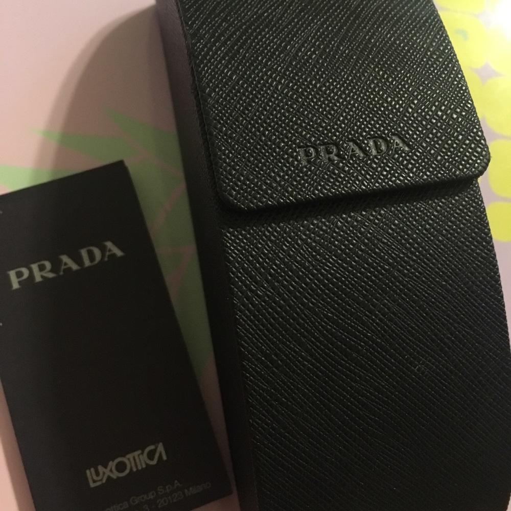 prada sunglass case